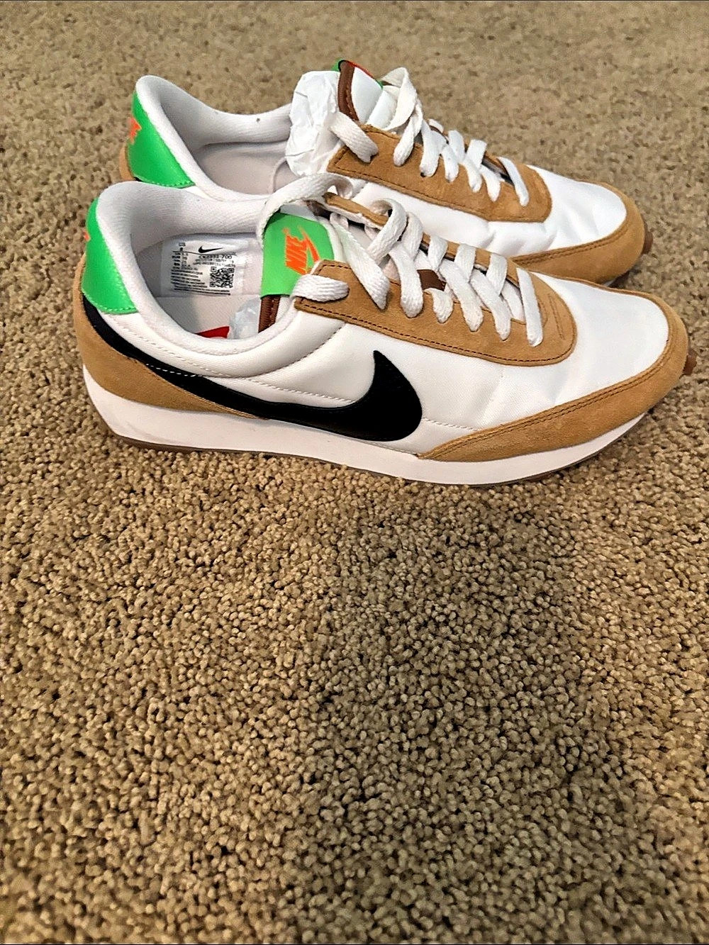 Nike Daybreak Wheat Black Women's White & Brown Sneakers Like New